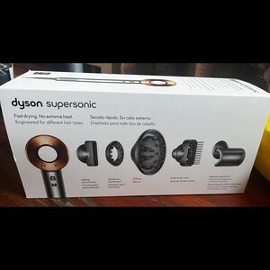 Dyson Supersonic hair dryer NWT in box warranty included USA adaptable